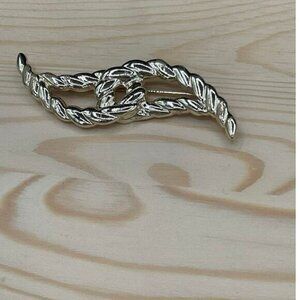 Silver Tone Twisted Rope Leaf-Shaped Brooch Pin